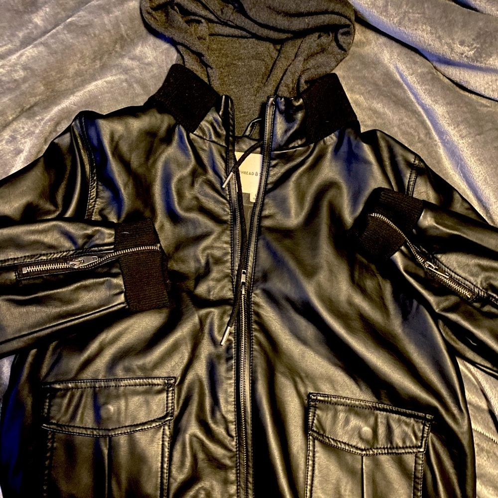 Hooded black zipper jacket